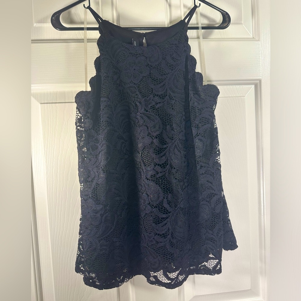 Fortune & Ivy - Black Lace Scalloped Keyhole Back Halter Top size Medium NWT
